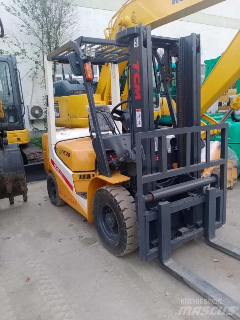 TCM FD 25 디젤 지게차
