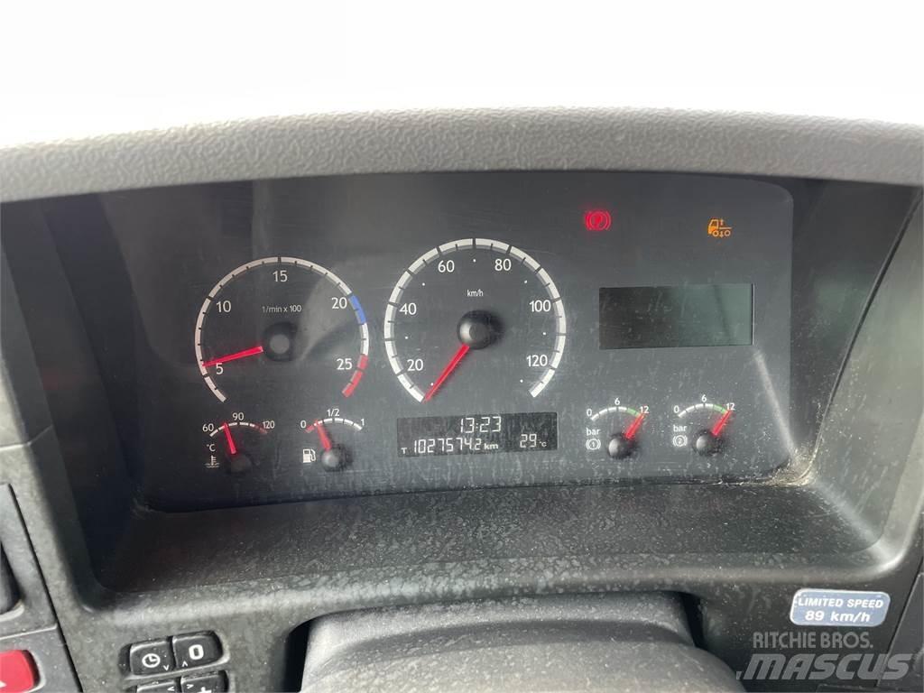 Scania P340 8x4 크레인 트럭