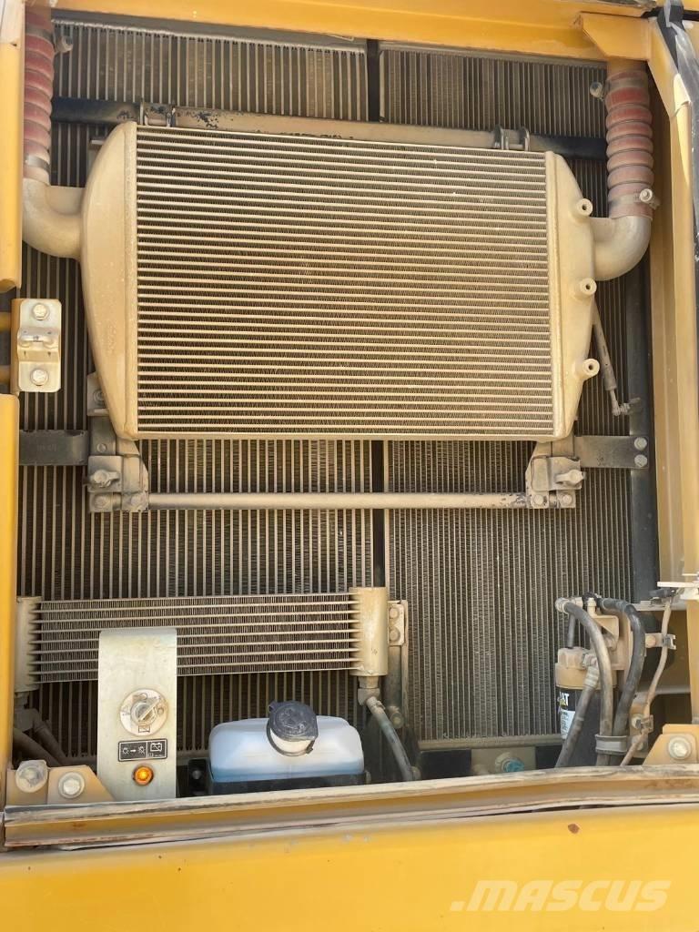 CAT 330 FLN 대형 굴삭기 29톤 이상