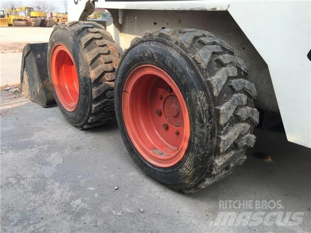 Bobcat S 130  스키드로더