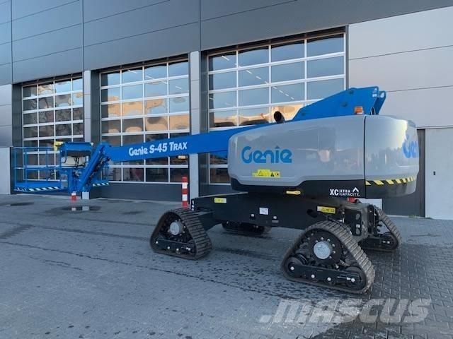 Genie S 45 XC Trax 견인식 전동이동 리프트