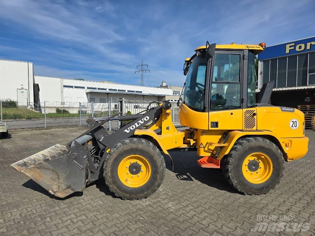 Volvo L 30 G  휠로우더