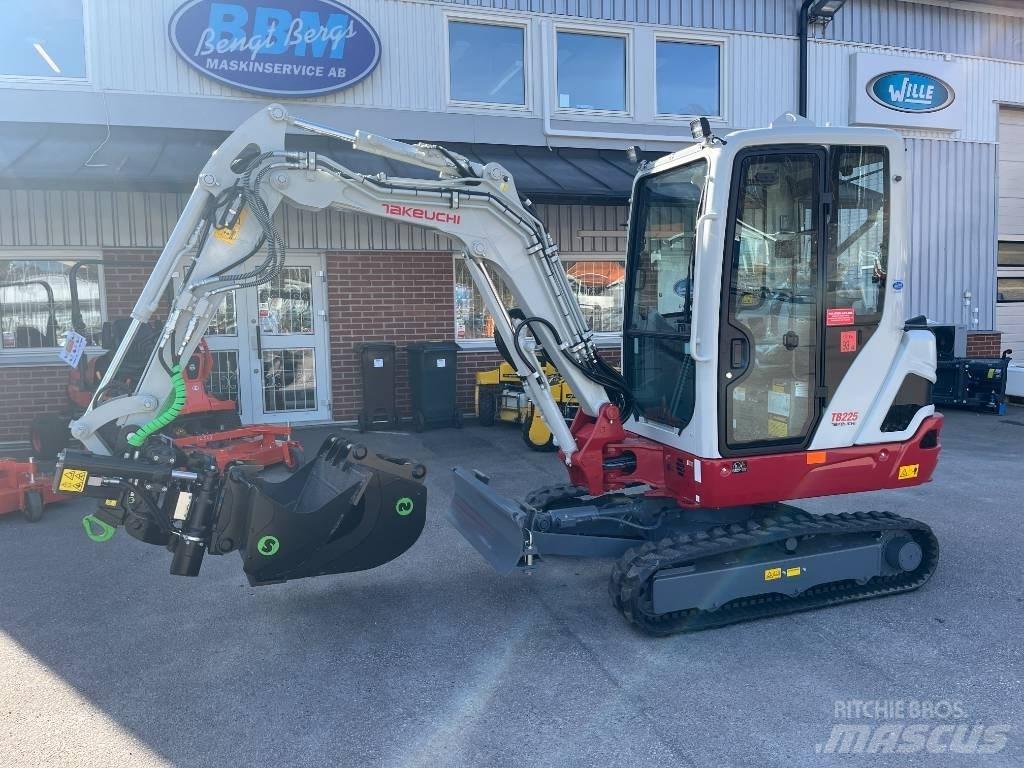 Takeuchi TB 225 소형 굴삭기 7톤 미만