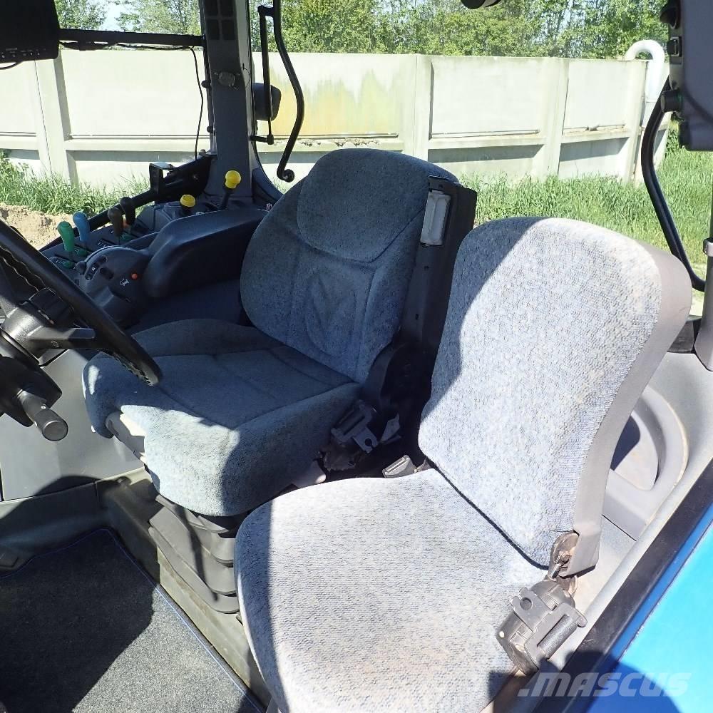 New Holland TA 135 A 트랙터