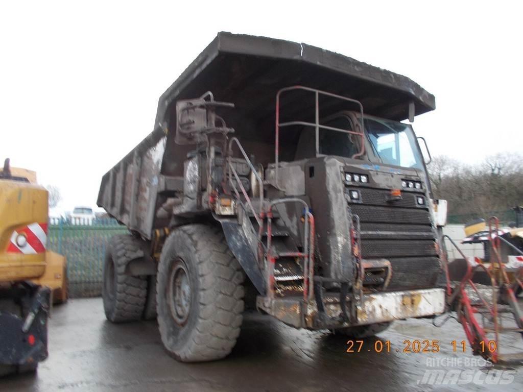 CAT 775G 초대형 덤프 트럭