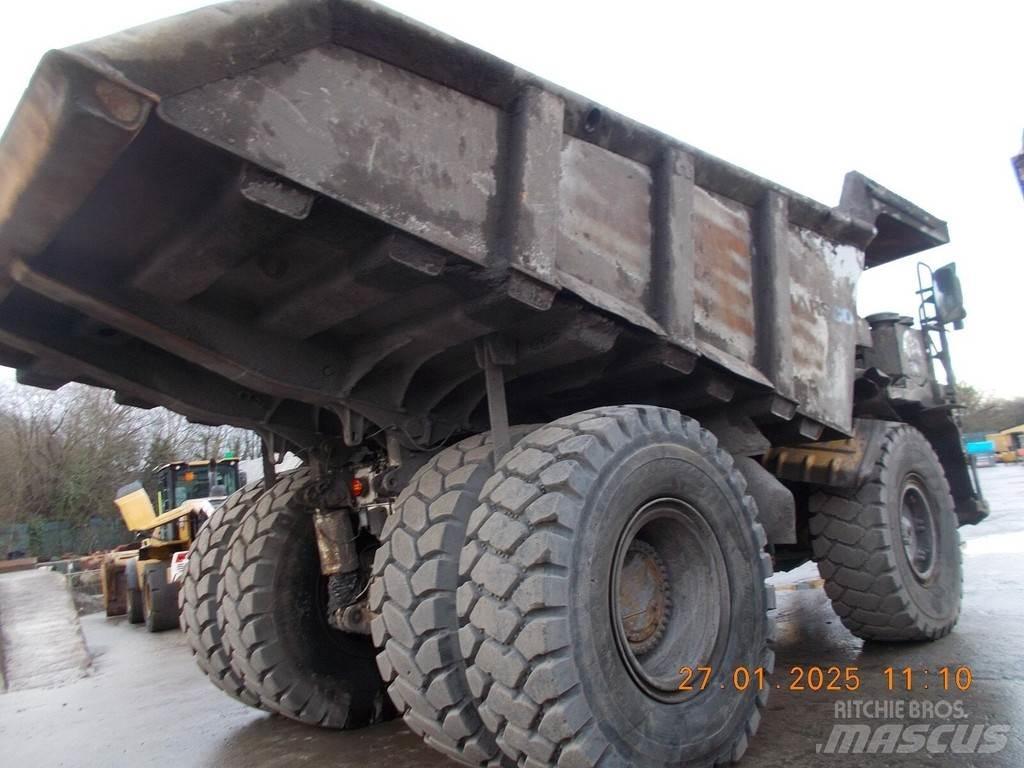 CAT 775G 초대형 덤프 트럭