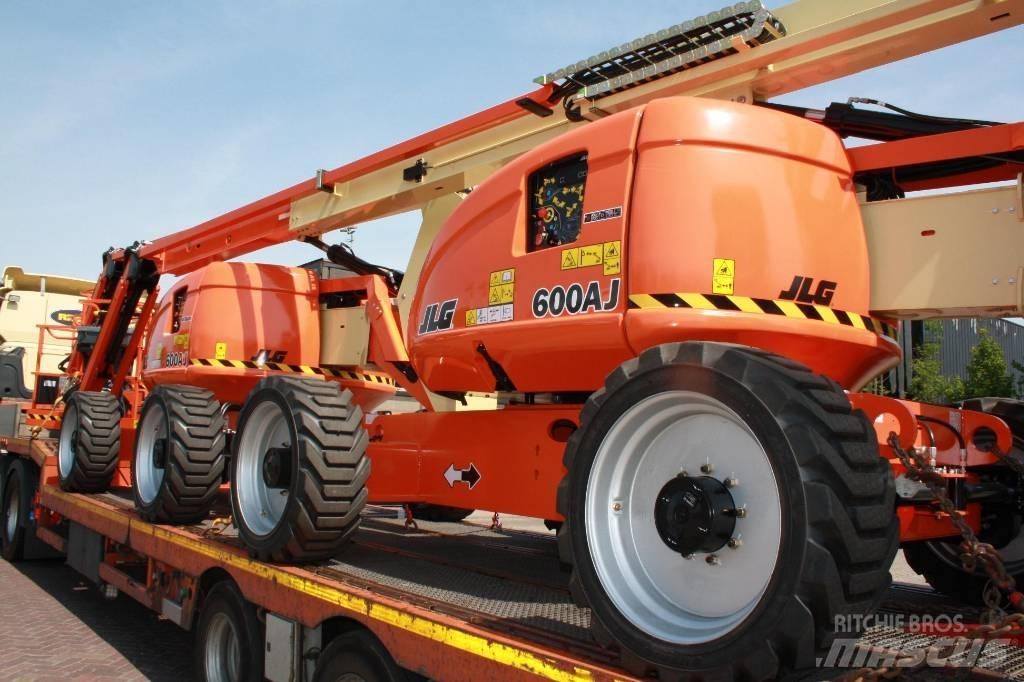 JLG 600 AJ 관절형 전동이동 리프트