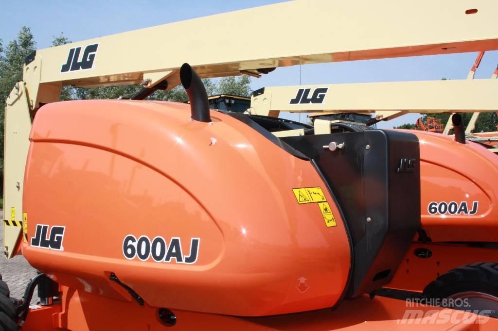 JLG 600 AJ 관절형 전동이동 리프트