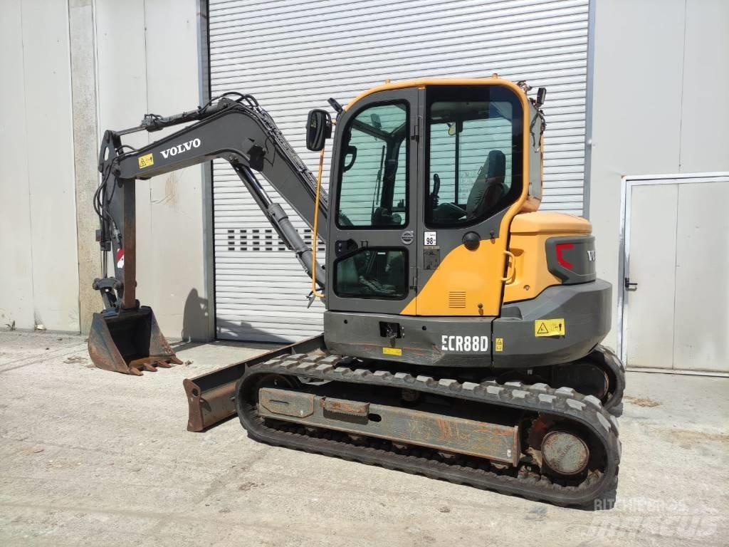 Volvo ECR 88 D 중형굴삭기 7톤-28톤