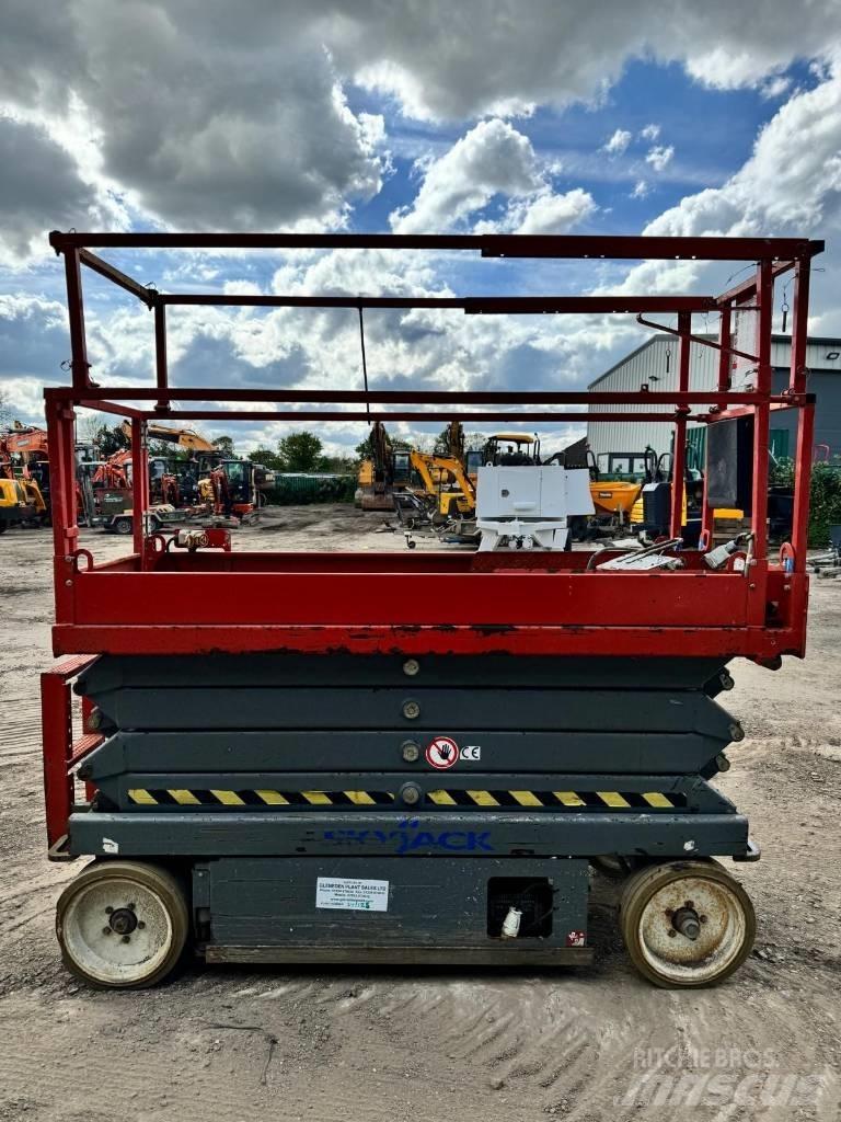 SkyJack SJ III 3226 가위형 리프트