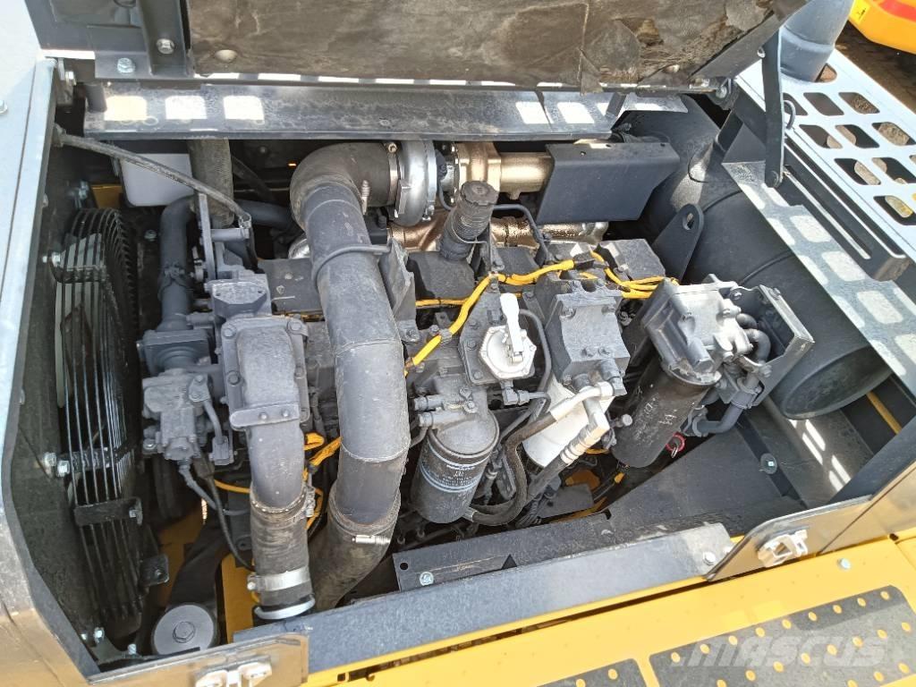 Komatsu PC 450-8 대형 굴삭기 29톤 이상