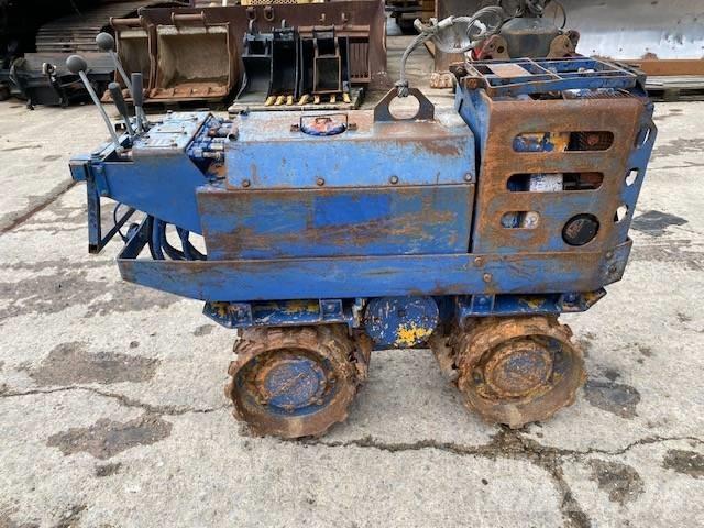 Rammax RW700 토양 다짐기
