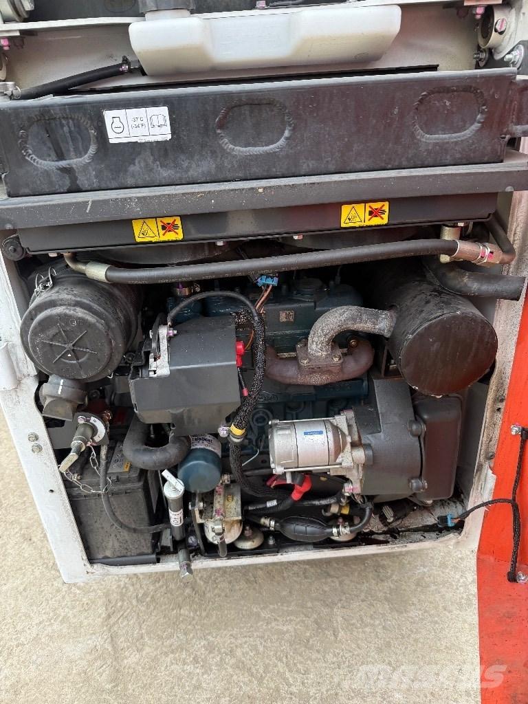 Bobcat S70  스키드로더