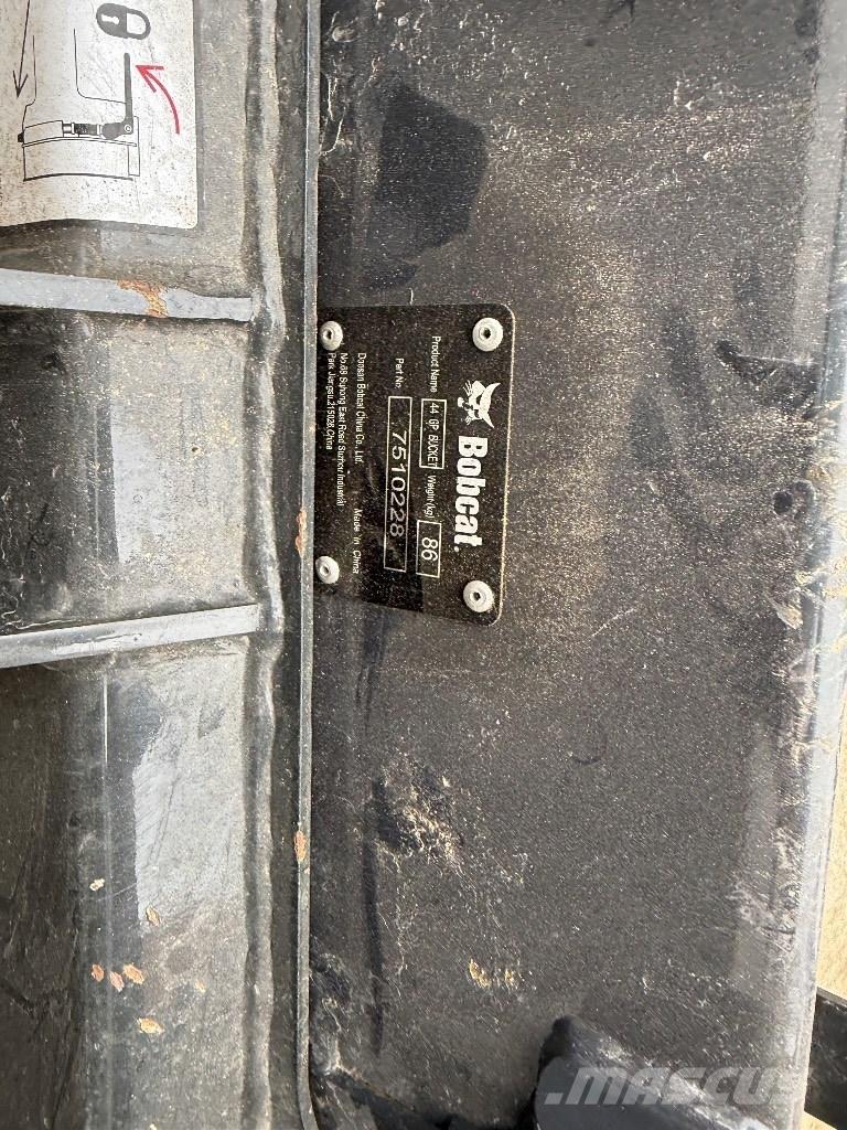 Bobcat S70  스키드로더