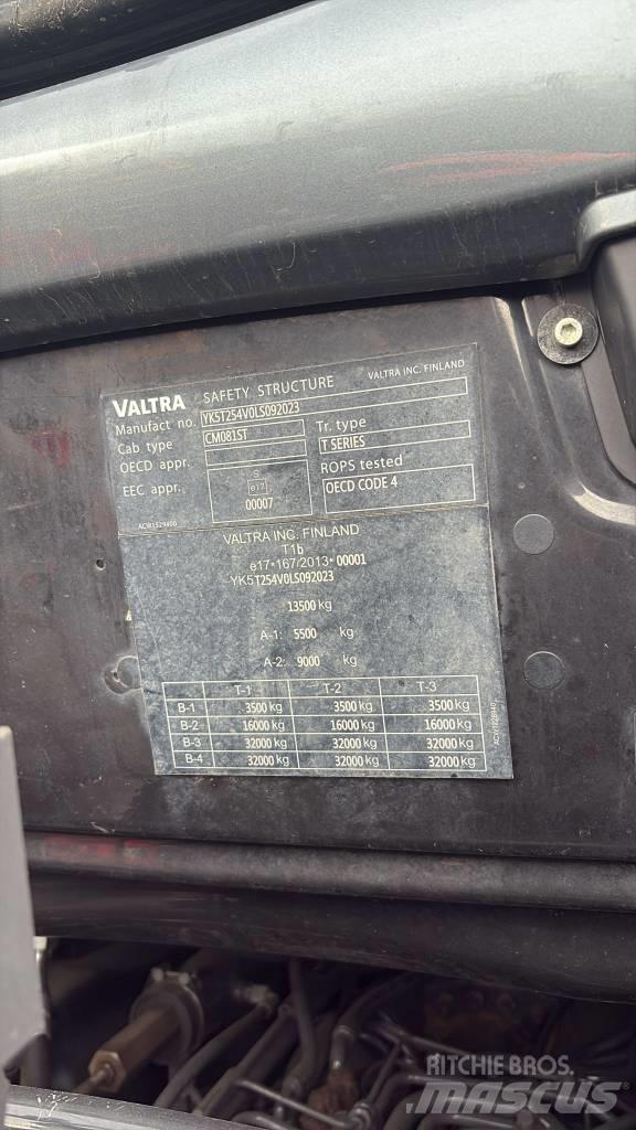 Valtra T 254 트랙터