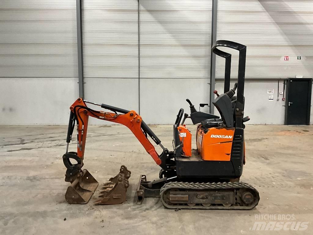 Doosan DX 10 Z 소형 굴삭기 7톤 미만