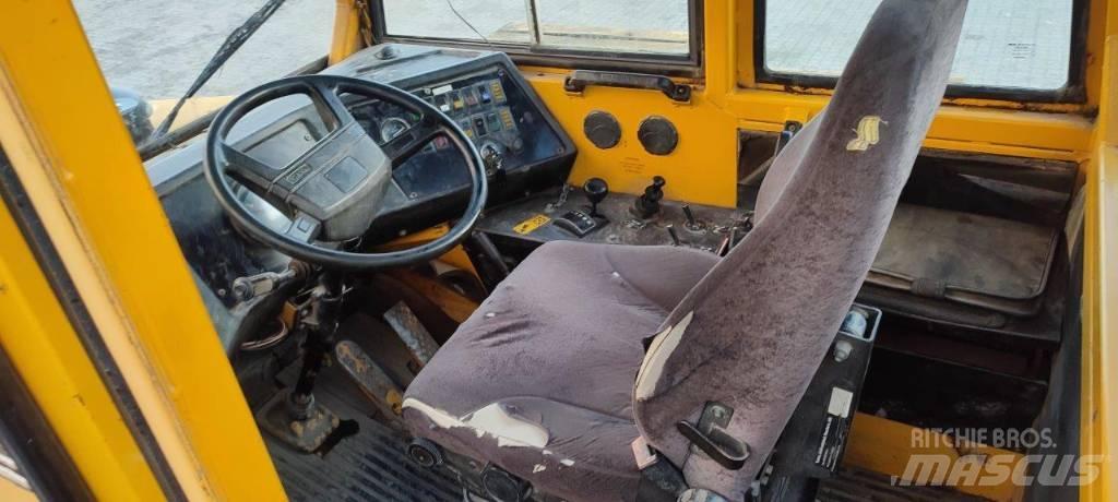Volvo A20 연결식 홀러