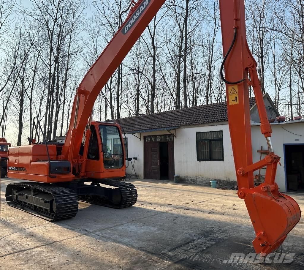 Doosan DX140 대형 굴삭기 29톤 이상