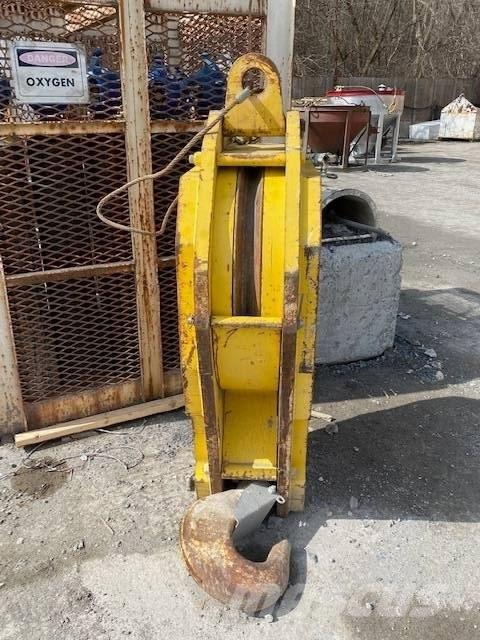 Liebherr HS 885 HD 트랙 크레인