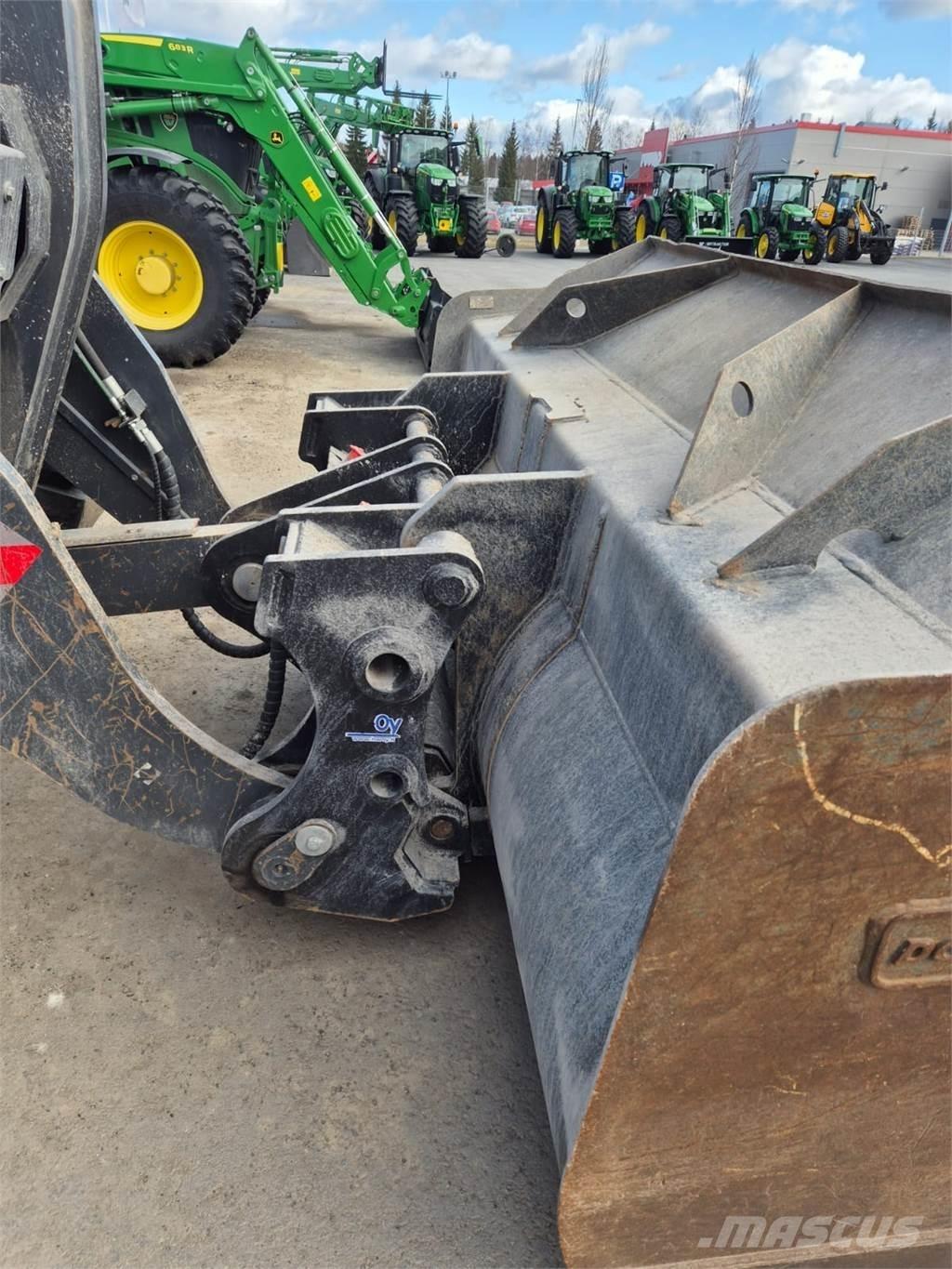 Develon DL320-7  휠로우더