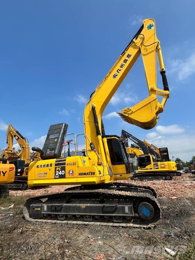 Komatsu PC 240 대형 굴삭기 29톤 이상