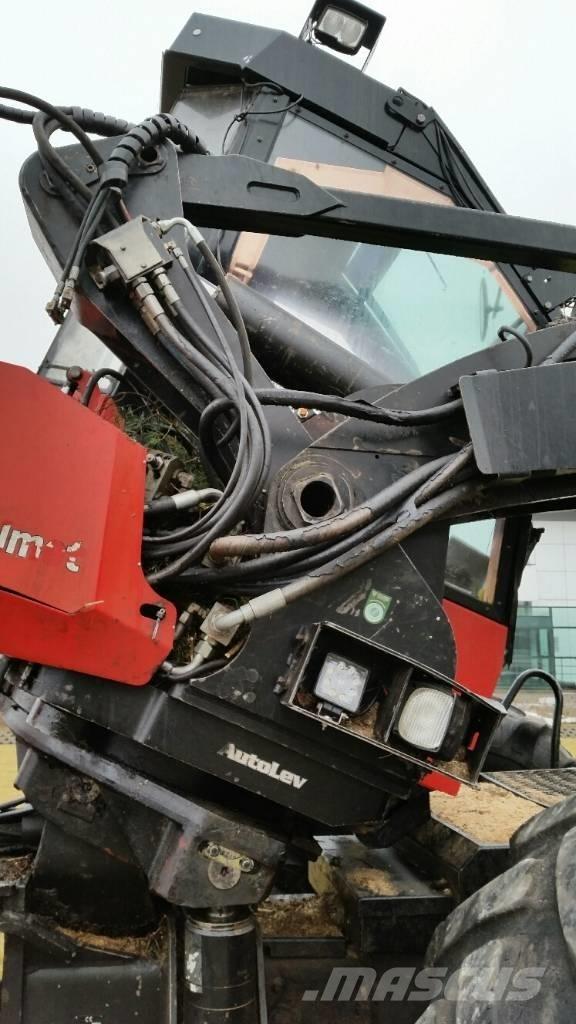 Valmet 901 원목 하베스터