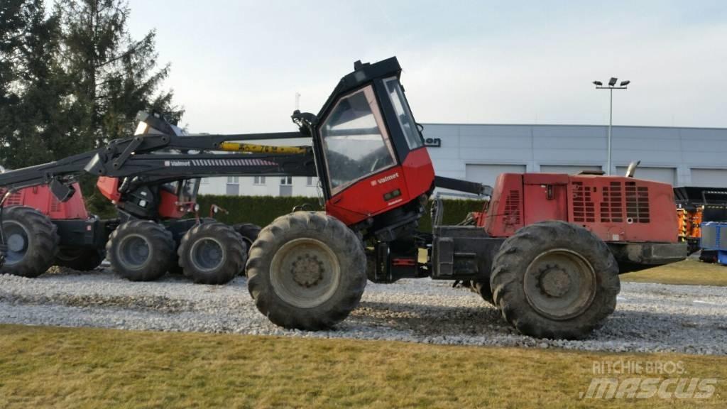 Valmet 901 원목 하베스터