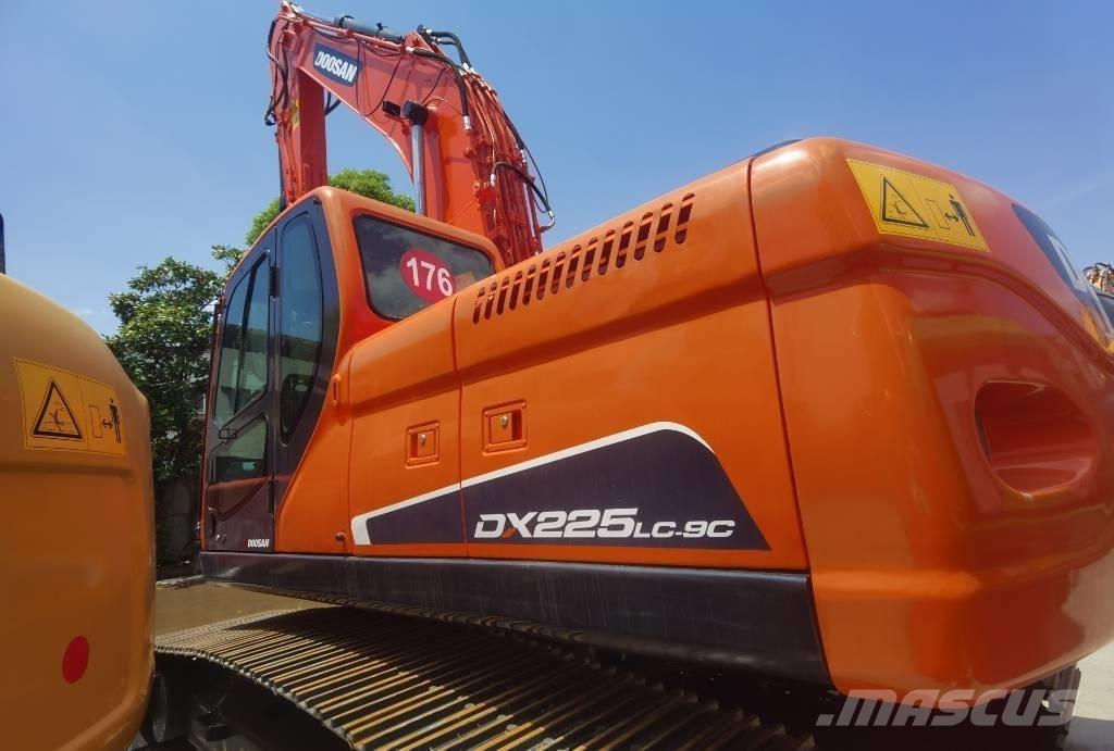Doosan DX 225 LC 대형 굴삭기 29톤 이상