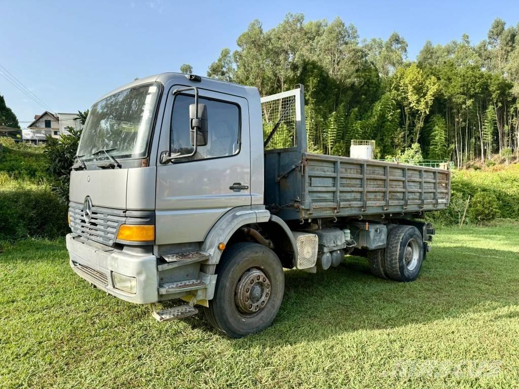 Mercedes-Benz 1828 덤프 트럭
