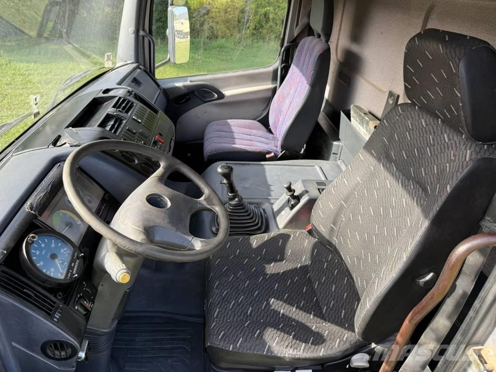 Mercedes-Benz 1828 덤프 트럭