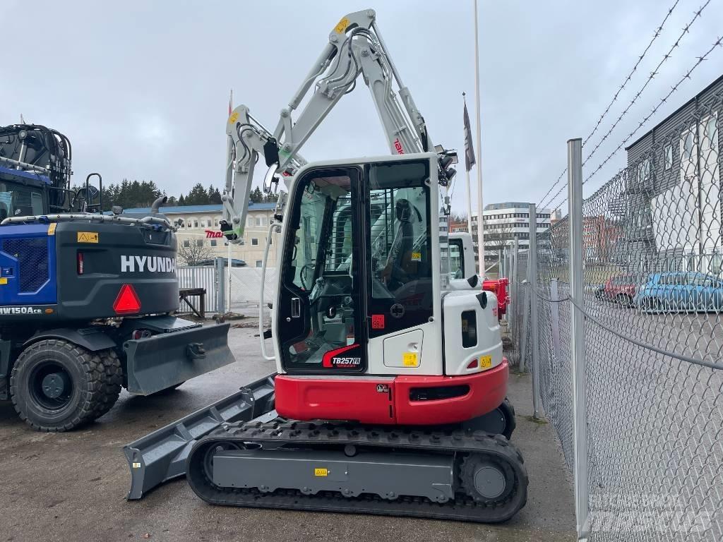Takeuchi TB 257 FR 소형 굴삭기 7톤 미만