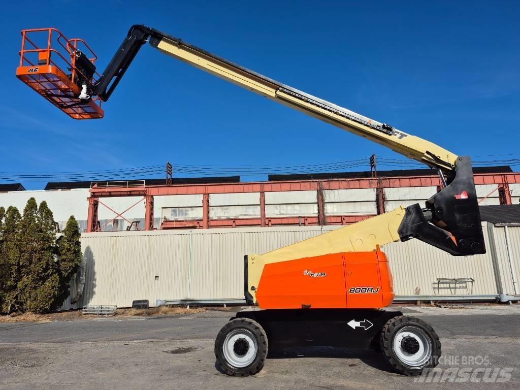 JLG 800 AJ 관절형 전동이동 리프트