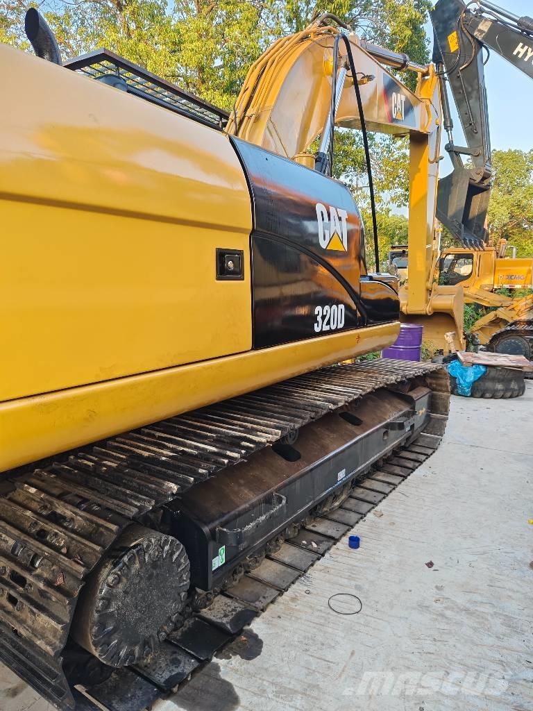 CAT 320d 대형 굴삭기 29톤 이상