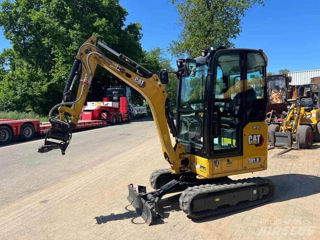 CAT 301.8 Next Gen 소형 굴삭기 7톤 미만