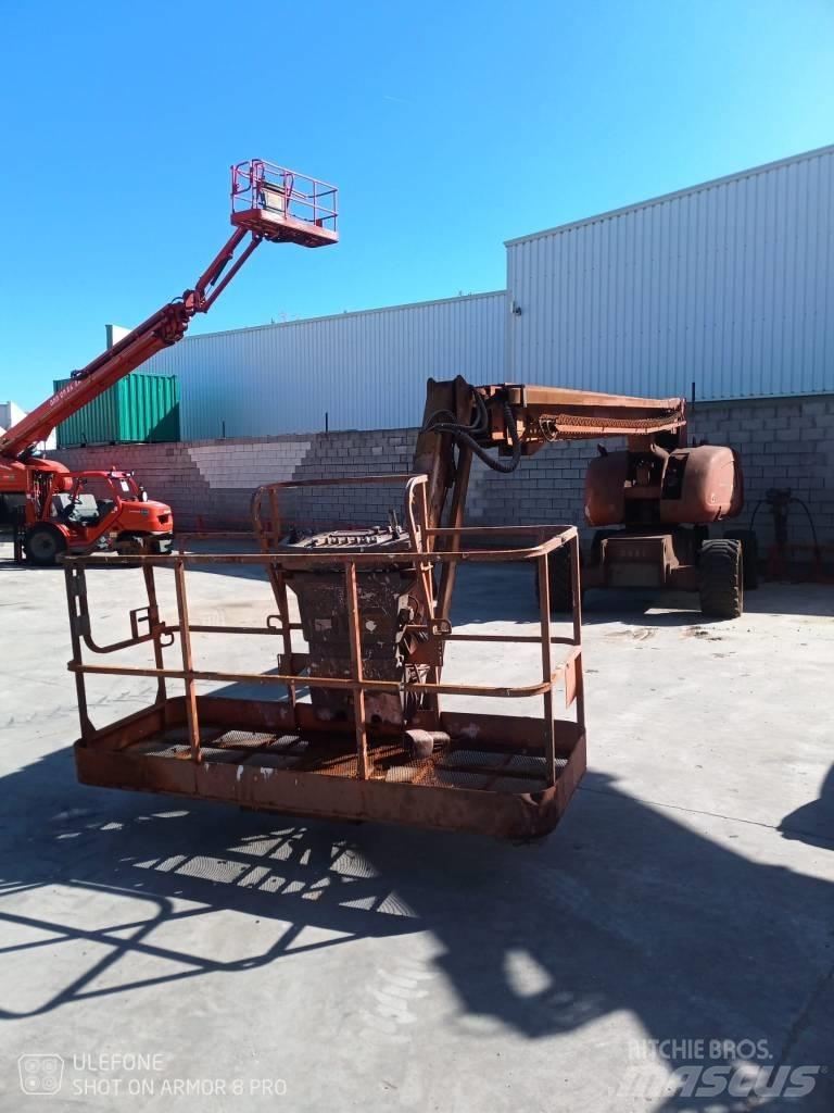 JLG 860 SJ 견인식 전동이동 리프트