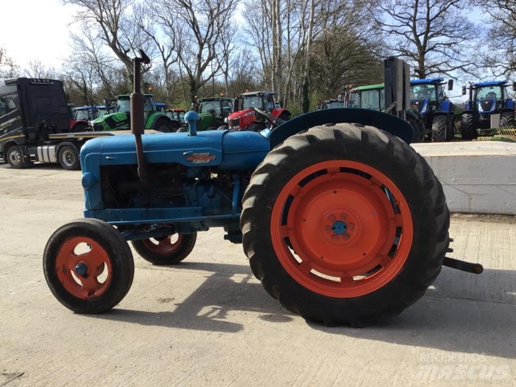 Fordson Power Major 트랙터