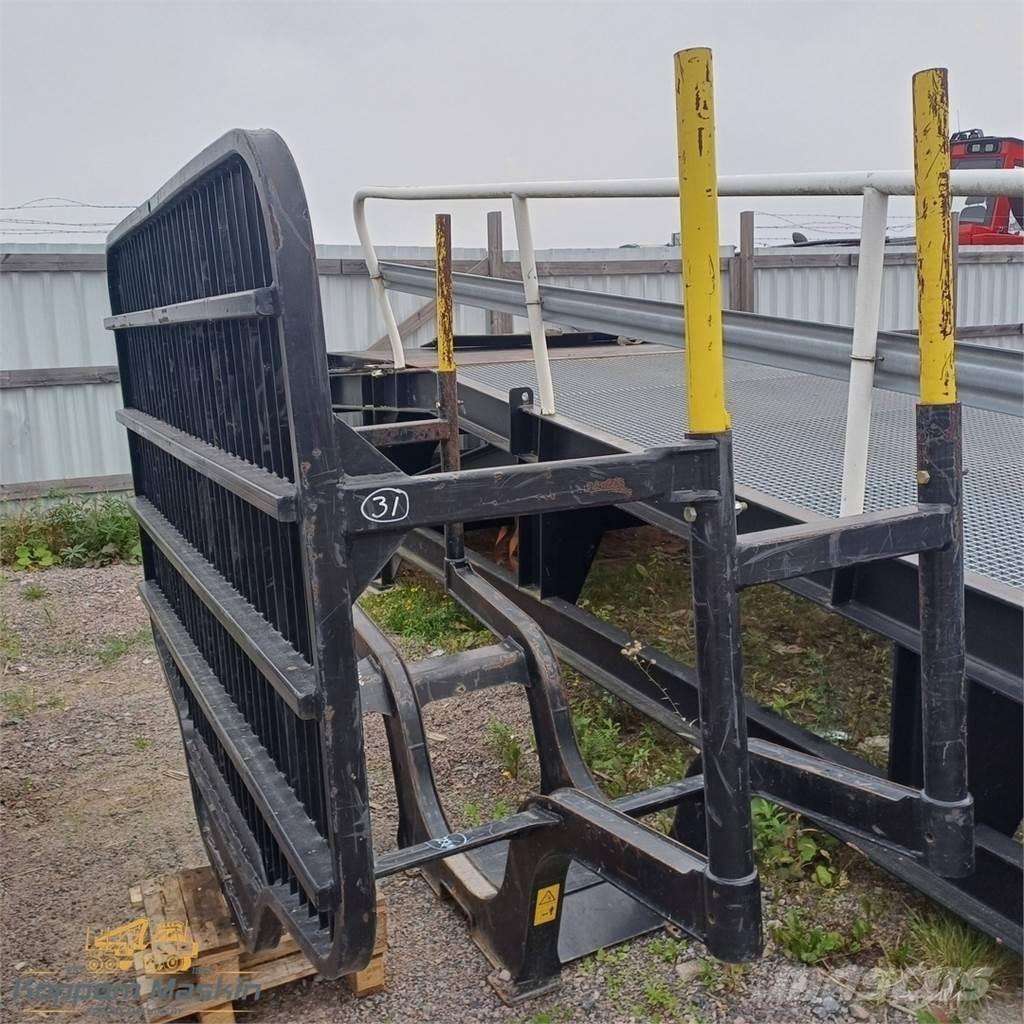 John Deere 810e 기타 구성품