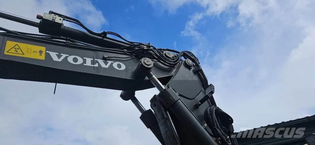 Volvo ECR88 D 중형굴삭기 7톤-28톤