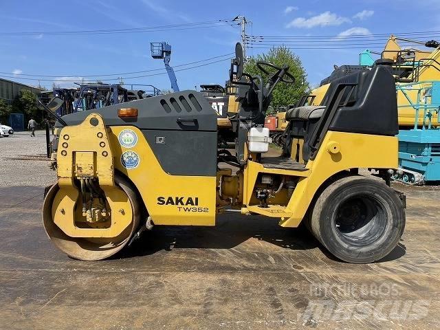 Sakai TW 352 싱글 드럼 롤러