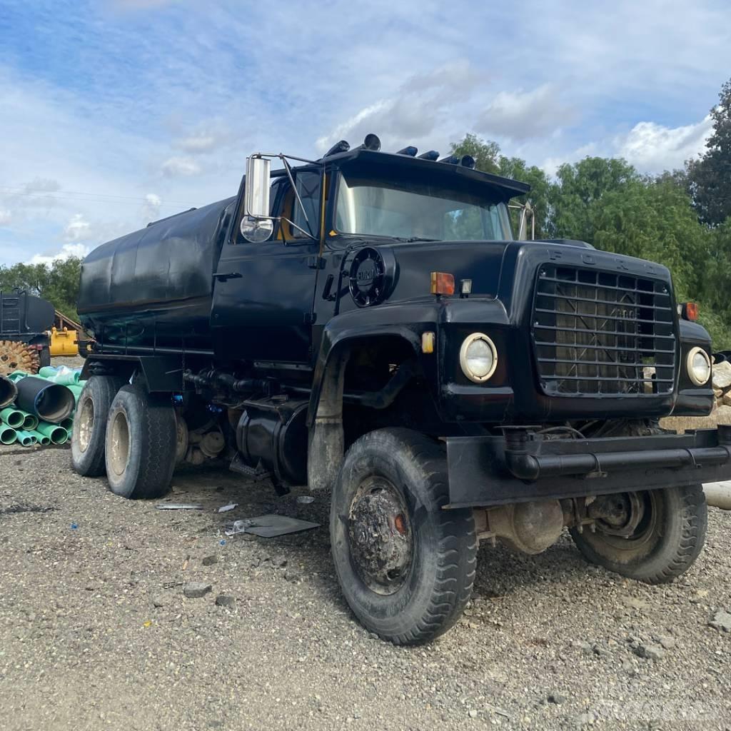 Ford 6 x 6 급수차