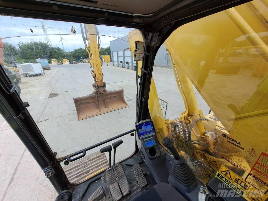 Komatsu HB365LC-3 대형 굴삭기 29톤 이상