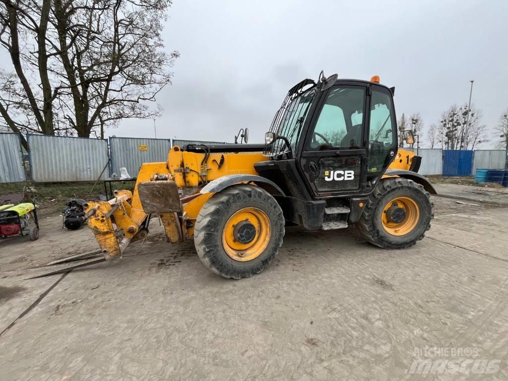 JCB 535-125 텔러 핸들러