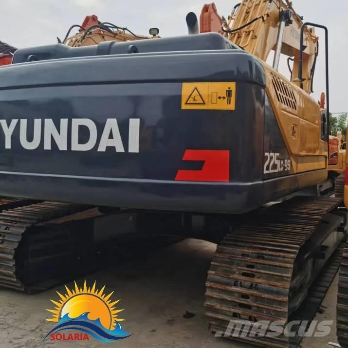 Hyundai R225LC 대형 굴삭기 29톤 이상
