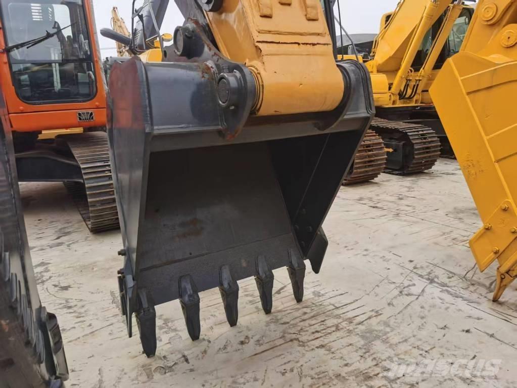 Hyundai R225LC 대형 굴삭기 29톤 이상