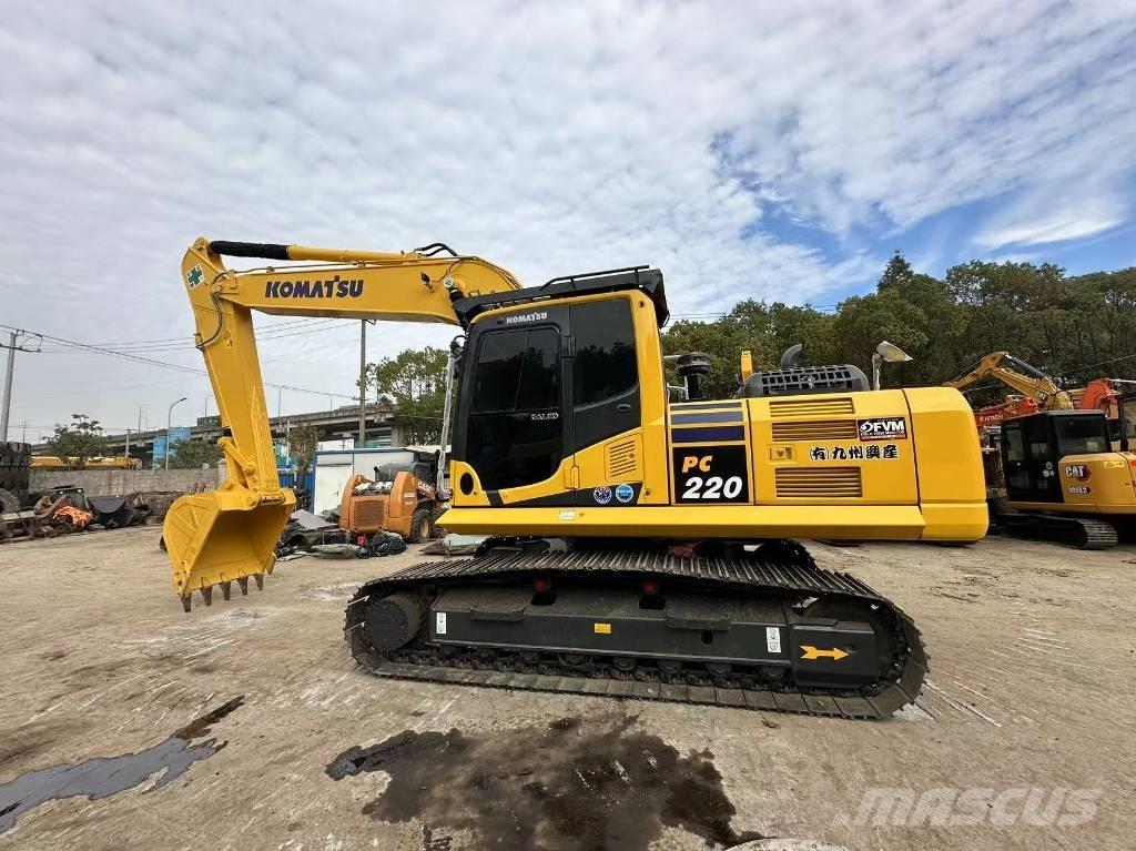 Komatsu PC 220 대형 굴삭기 29톤 이상