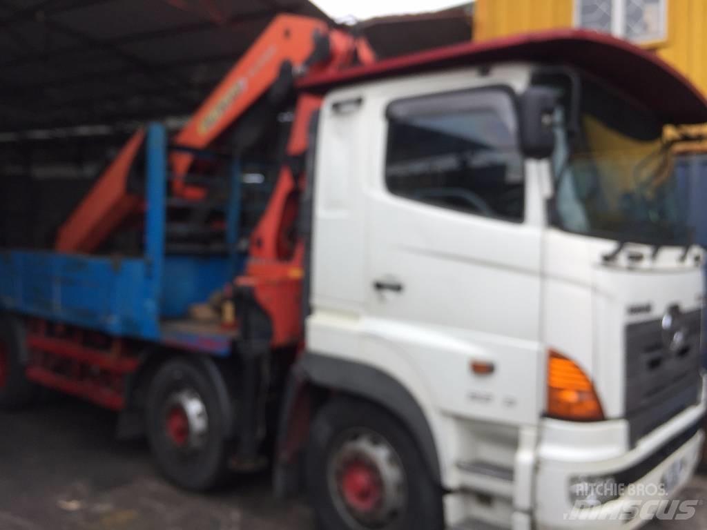 Hino 700 FY 크레인 트럭