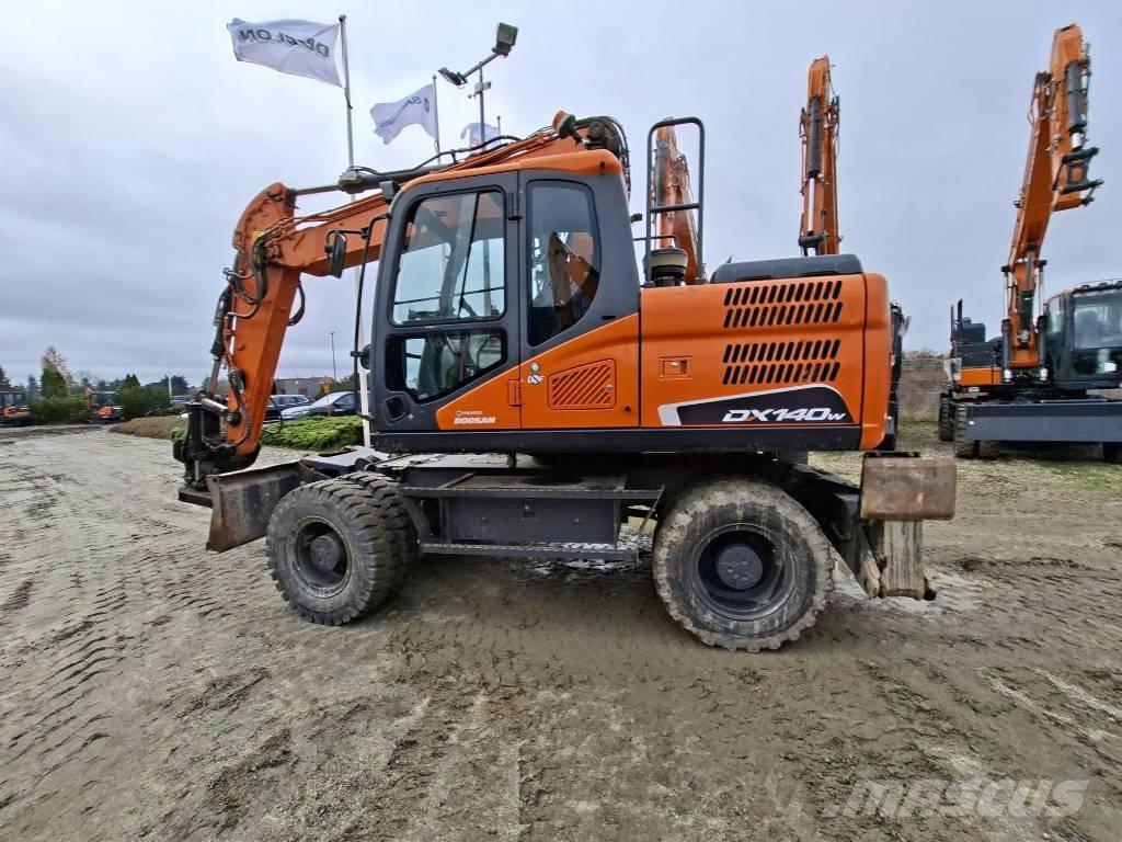 Doosan DX140W-5  휠 굴삭기