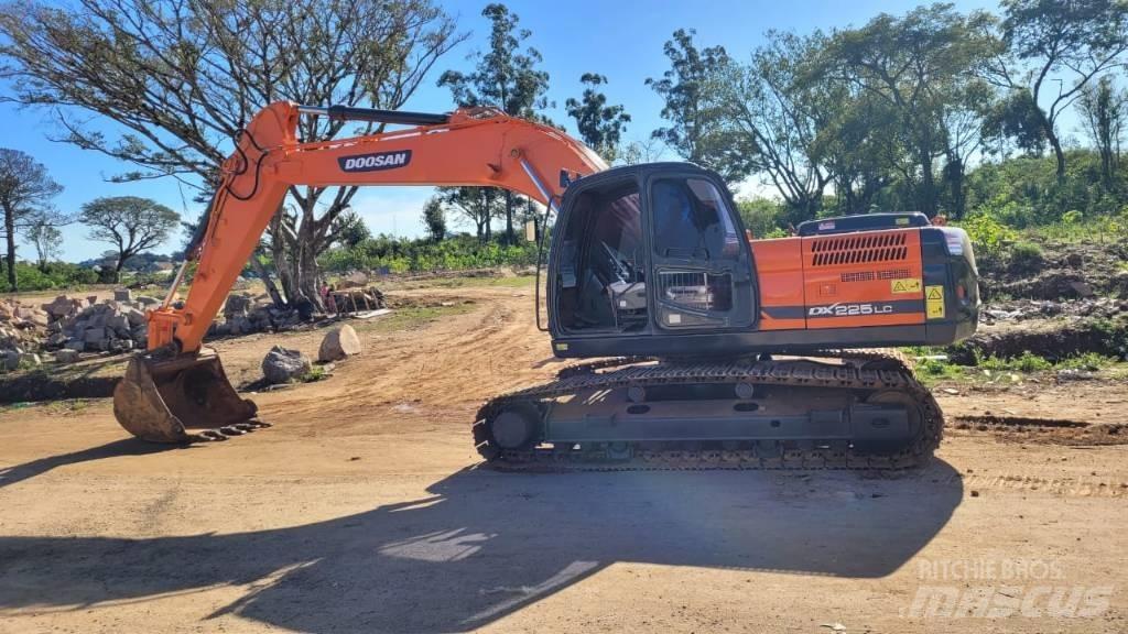 Doosan DX 225 LCA 대형 굴삭기 29톤 이상