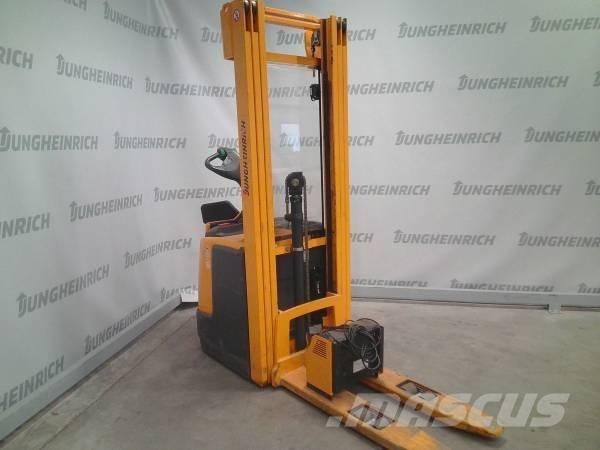 Jungheinrich ERC 214 보행식 리치 지게차