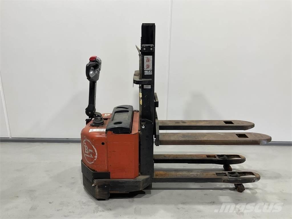 BT S16D 보행식 리치 지게차